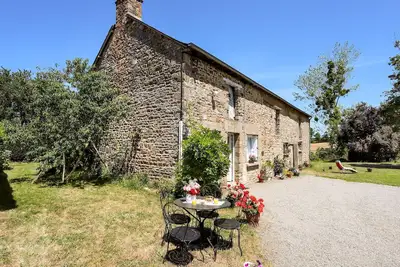 Image de Beautiful home in Andouillé-Neuville