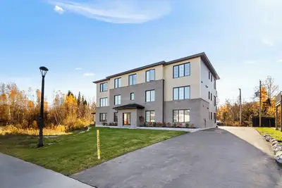 Image de Dream Home Retreat - Condo in Mirabel - 2