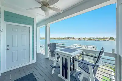 Image de Pescador Landing B5 | Beach Access | Walk to FloraBama | My Beach Getaways