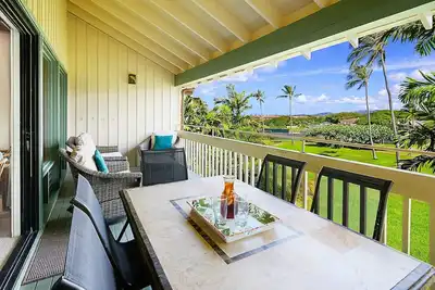 Image de Manualoha 806 – Remodeled 2br Condo;  Pools, Tennis & Beach Nearby