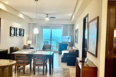 Image de 2br/2ba Grand Mayan Master Suite - Sleeps 8 - Beachfront Resort Nuevo Vallarta!