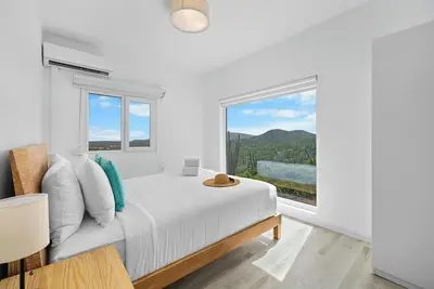 Image de 5br @ Top of The Hill Views Surrounded by Nature