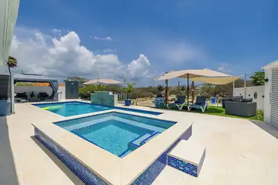 Image de Blue Green Paradise 2in1 - 5br 4ba w/ Amazing Pool