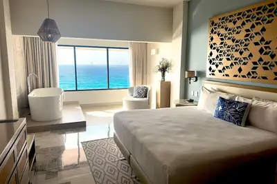 Image de Oceanview 1bd Master Suite at Luxury Cancun Resort – Beach, Pools, Dining