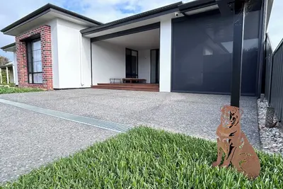 Image de Pet and Family Friendly! \nConveniently located To Koombana Bay