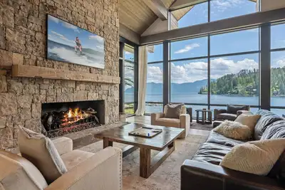 Image de Camp Bay Estate | North Idaho’s Most Exclusive Luxury Retreat