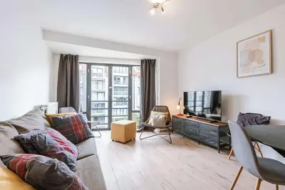 Image de Huswell - Bright & Stylish Apartment with Balcony