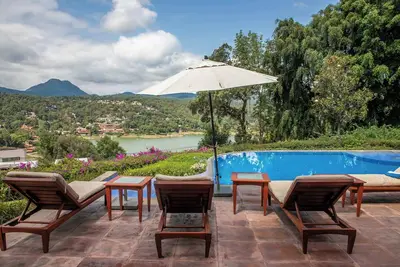 Image de Lake Views and Gathering Spaces in Avándaro