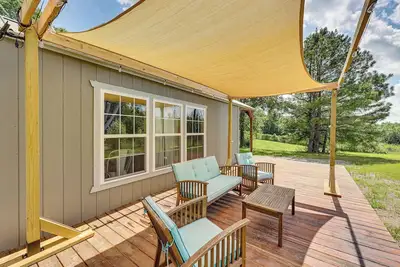 Image de 5 Mi to Lake Ouachita: Peaceful Cabin Retreat