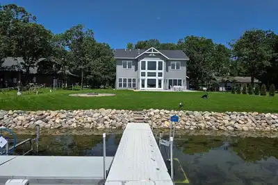 Image de Luxury 5br on Rush Lake!