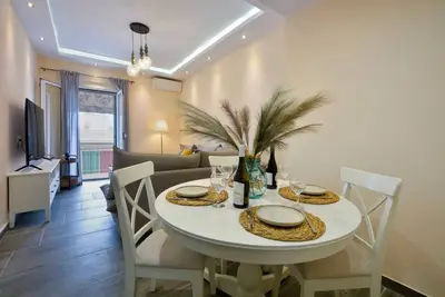 Image de Saroko House-\nModern, bright, Airy 2br Apartment in Corfu Center  Near Everything