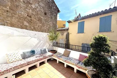 Image de Maison de Village Charme Saint-Tropez Centre avec Rooftop