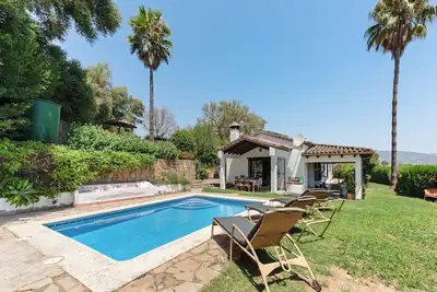 Image de Maison de Campagne 'Caty' avec Vue sur la Montagne, Piscine Privée et Wi-Fi