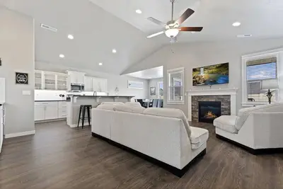 Image de Spacious Nampa Stay | Minutes to Lake, Golf Course, Dining, Shops & I-84
