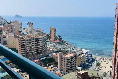 Image de T1104 - Appartement de luxe en face de la plage avec garage et piscine