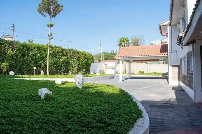 Spacious & Beautiful 5-bedroom Villa in Nairobi with WiFi