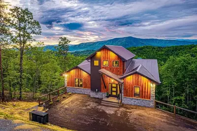 Image de Family Lodge - Heated Pool, WiFi, Theatre, FirePit