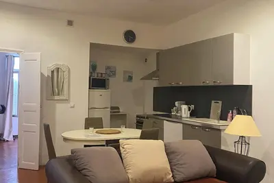 Image de Grand logement lumineux90 Mètres carrés Proche du canal du Midi–Quatre personnes