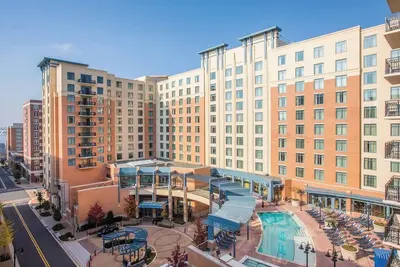 Image de Perfect Family Getaway - Ncaa Basketball, Cherry Blossoms & More! 3bd/2ba Deluxe