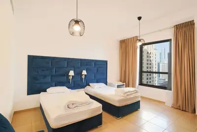 Image de Modern 2-bedroom with 2. 5 baths having beach access located in Jbr, Dubai