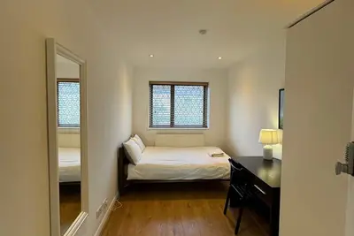 Image de Cosy Big Double Room 2, Mins Walk to Underground, Close to Heart of London