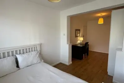 Image de Big Double Room 5, Mins Walk to Underground, Close to Heart of London