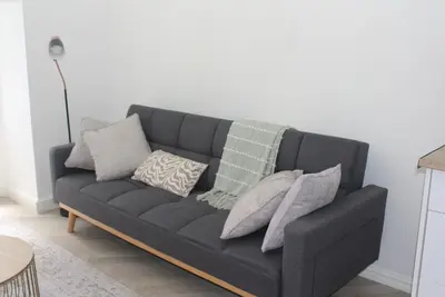 Image de Stylish & Bright Flat | Near City | Free Parking & Fast Wi-Fi
