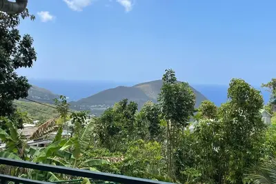 Image de Villa  entre mer et montagne, calme, dans la splendide commune de Deshaies.