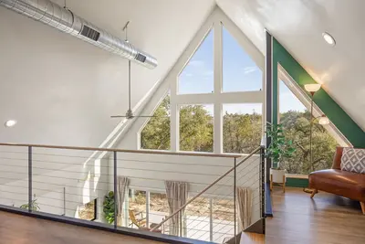 Image de Pet-friendly retreat in Granbury with loft, fire pit, and boat launch 2 mi away.