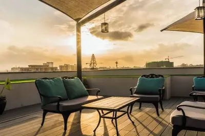 Image de Modern Three Bedroom Apartment