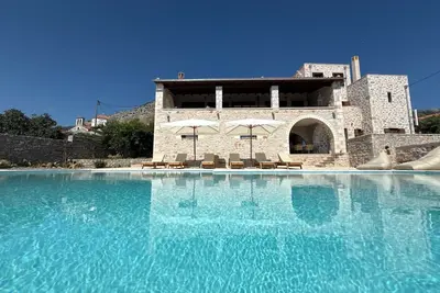 Image de Pirgos Petropoulea