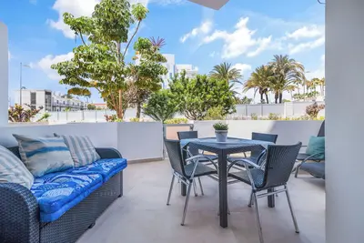 Image de Appartement De RÊVE Blunori – Rénové en bord de mer avec terrasse