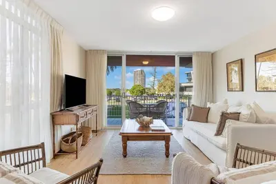 Image de Beach Lodge Unit 5 - Looking over Jack Evans Boat Harbour. Linen and Wifi included