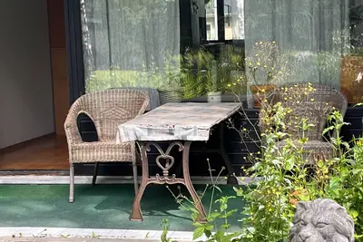 Image de 2-bedroom flat with own garden