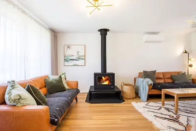 Image de Charming Cottage - Short Walk to Beach