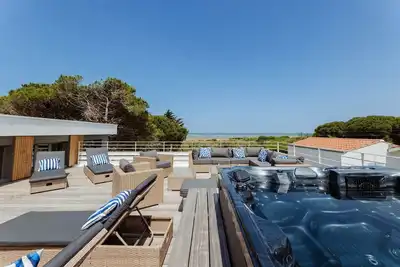Image de Villa Xo 17 5* Oléron 15 pers Jacuzzi 50m plage Vue mer