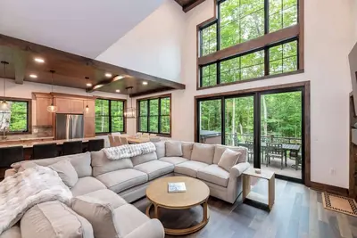 Image de Riverside Oasis on South Peak