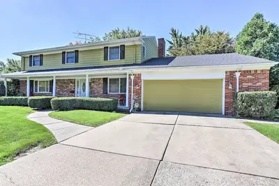 Image de Executive Living: Toledo Golf Home w/ Gym, Court & Office – 5br Paradise