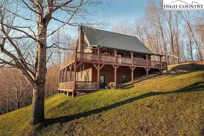 Image de Paradise in the Mountains! Charming 3-bedroom cabin with amazing views!