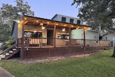 Image de Group Escape to Nature with view of Lake