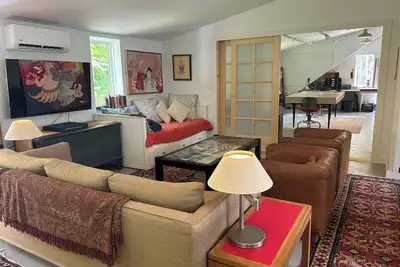 Image de Charming open studio in renovated barn in superb Lyme, Ct with WiFi, Ac.