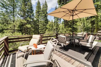 Image de 6 Mi to Downieville Downhill: Cabin w/ Mtn Views