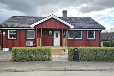 Image de Villa in Henån with jacuzzi, sauna & conservatory | Se09119