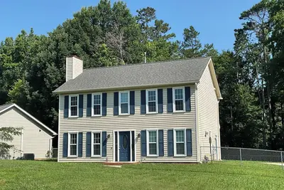 Image de Charming 2-bedroom house in welcoming High Point with WiFi, Ac