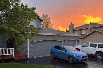 Image de Beautiful Golden View 4 bedroom home