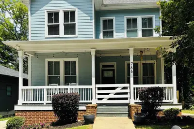 Image de Spacious 4-bedroom house in charming Atlanta thats 5 min away from Midtown
