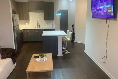 Image de 2-bedroom apartment in nice Madison with WiFi, fitness room, Ac