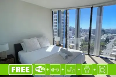 Image de Elevated Cbd Living 2br with Skyline Views