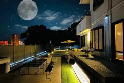 Image de New! AirportHills 1400 sq. m. Open-air bath with spectacular view 1 building, 2nd floor private parking 3 Bbq pets allowed