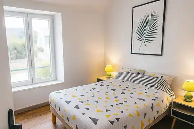 Image de Grande maison familiale rénovée à 5 minutes des plages et des commerces